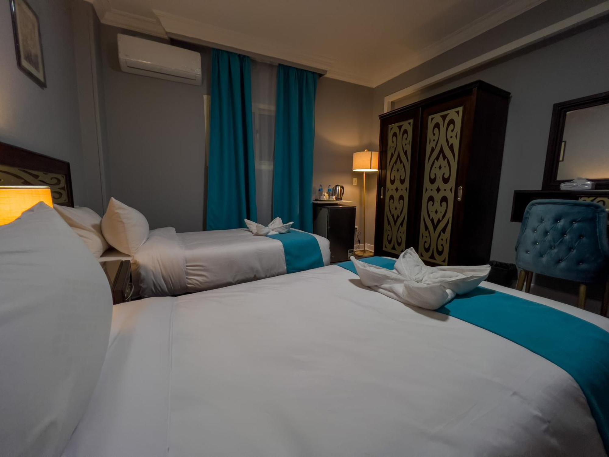 Pyramids Gate Hotel Kafrat al Jabal Luaran gambar
