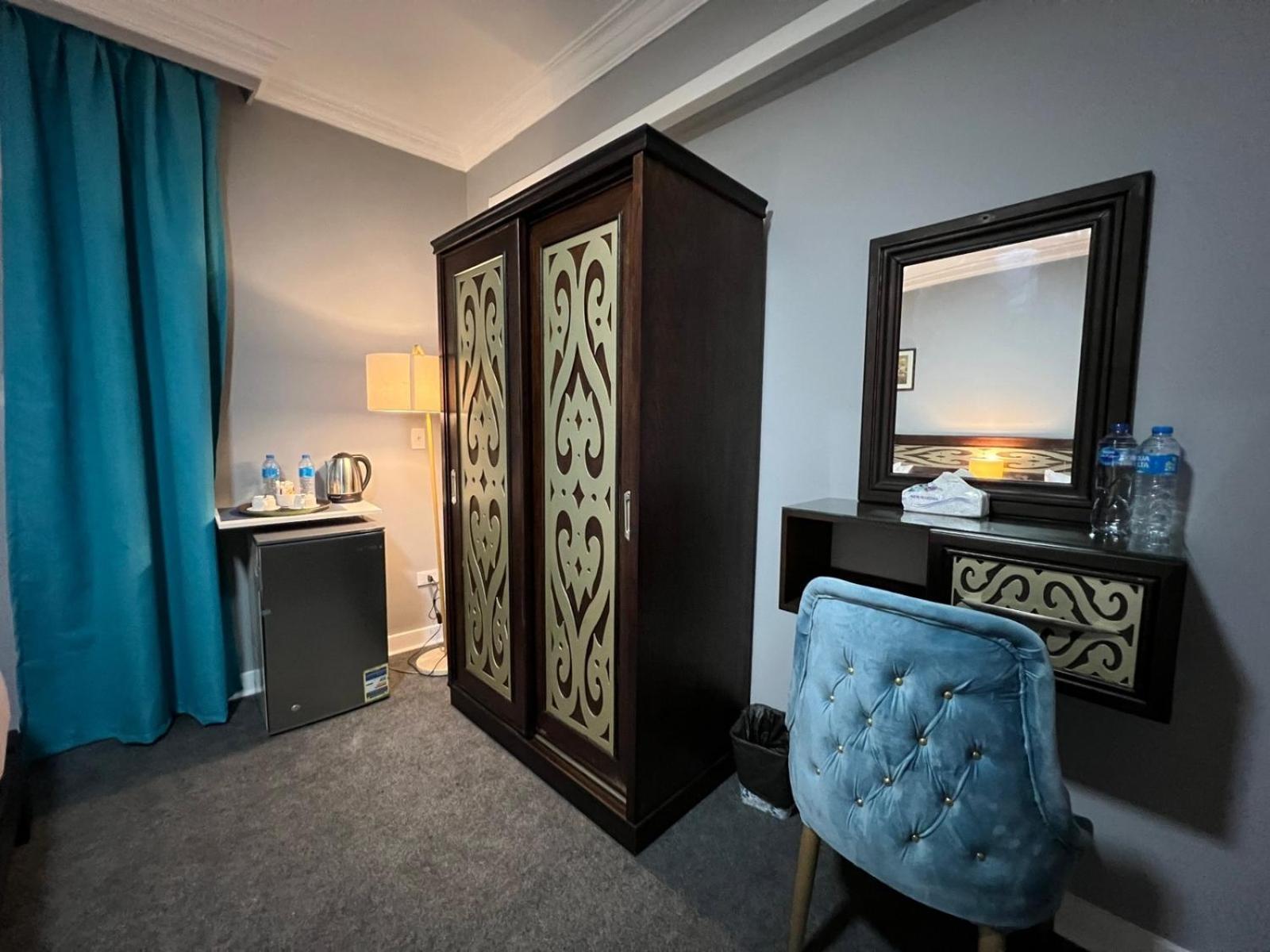 Pyramids Gate Hotel Kafrat al Jabal Luaran gambar